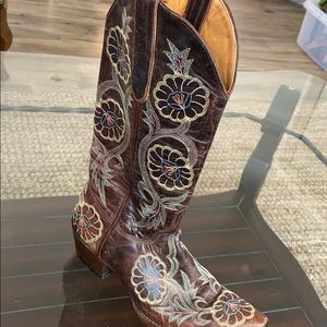 Old Gringo flower embroidered cowboy boots